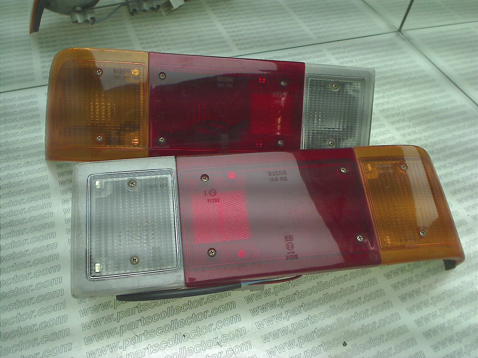 PAIR OF TAIL LIGHT LH+RH